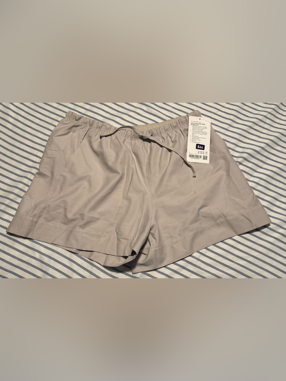 Lululemon LuluLinen Mid-Rise Shorts 3.5" size Large